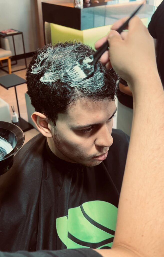 Alinhamento térmico masculino: técnica que alisa e hidrata o cabelo Beleza