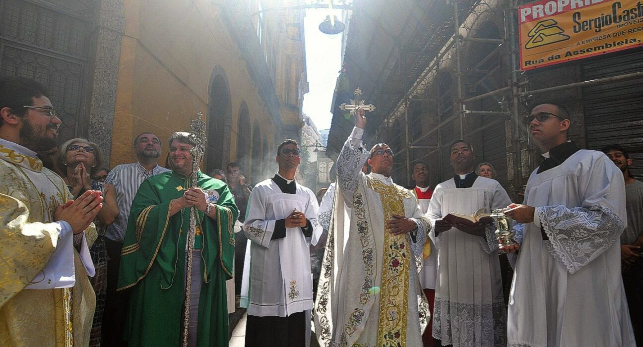 Reinauguração do relógio Colunismo Social
