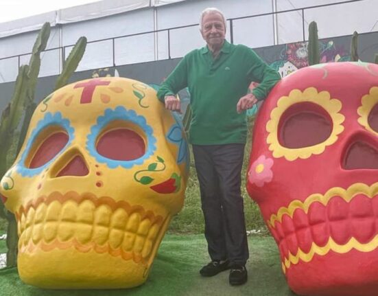 Na exposição sobre Frida Kahlo Colunismo Social