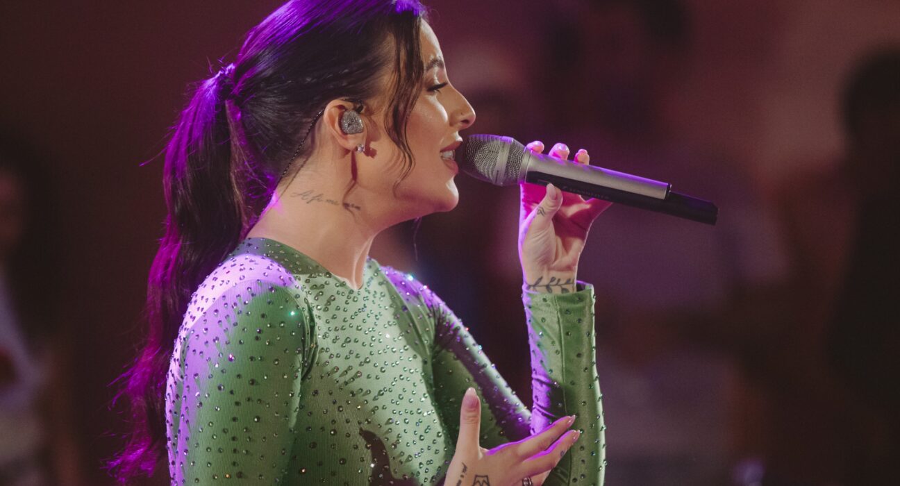 Ana Clara realiza a primeira edição da 'Batucada da Ana Clara' com participações especiais de Seu Jorge, MC Zaac e mais: "Um marco na minha carreira" Música