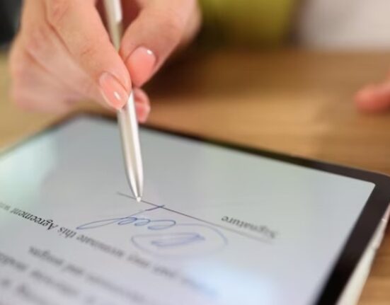 Grafóloga explica como a assinatura pode ajudar na carreira Notícias