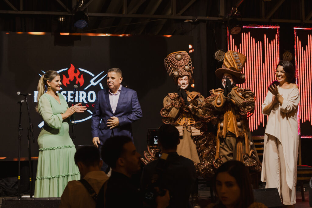 Villa Boechat recebe 300 convidados em festa de lançamento do novo espaço de eventos da casa Colunismo Social