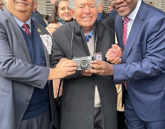 Evandro Teixeira, no Chile Colunismo Social