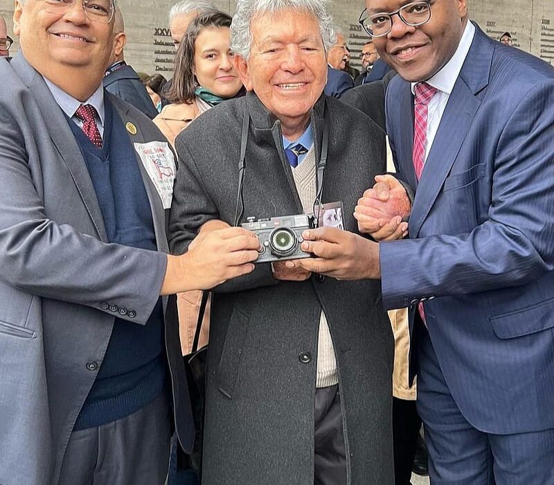 Evandro Teixeira, no Chile Colunismo Social