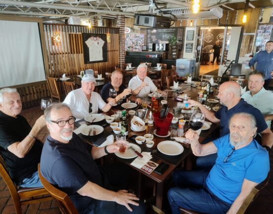 Um brinde a JK Colunismo Social