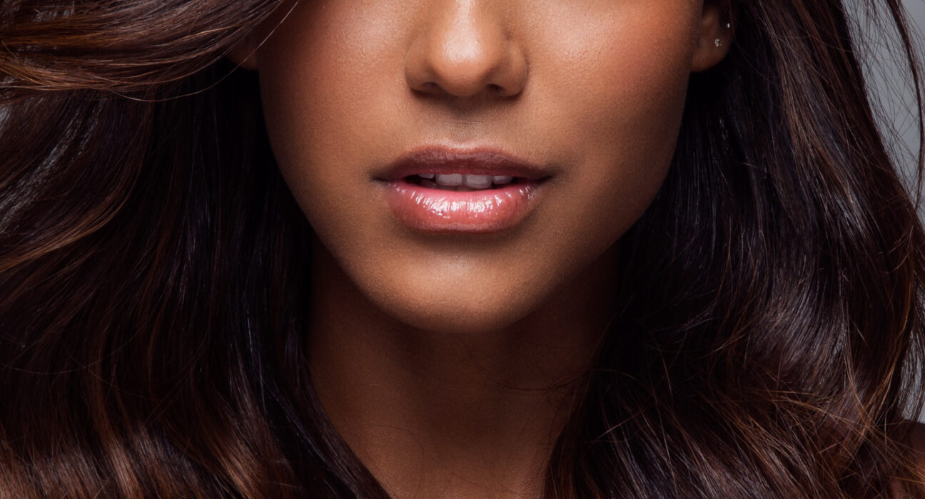 Modelo internacional dá dicas para cuidar dos cabelos em casa Beleza