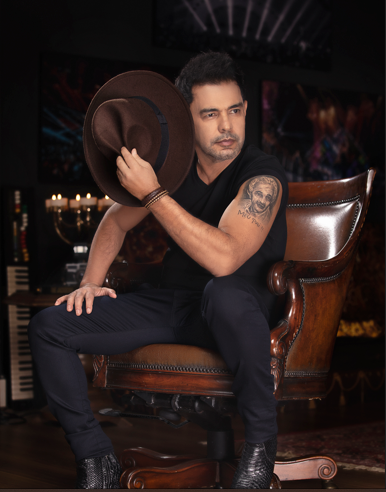 Zezé Di Camargo visita Hospital de Câncer Francisco Camargo e conclama público a se engajar com o projeto Celebridades