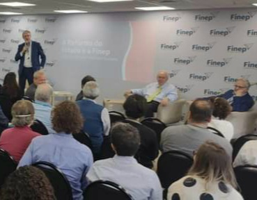 Ciclo de Debates da FINEP. Colunismo Social