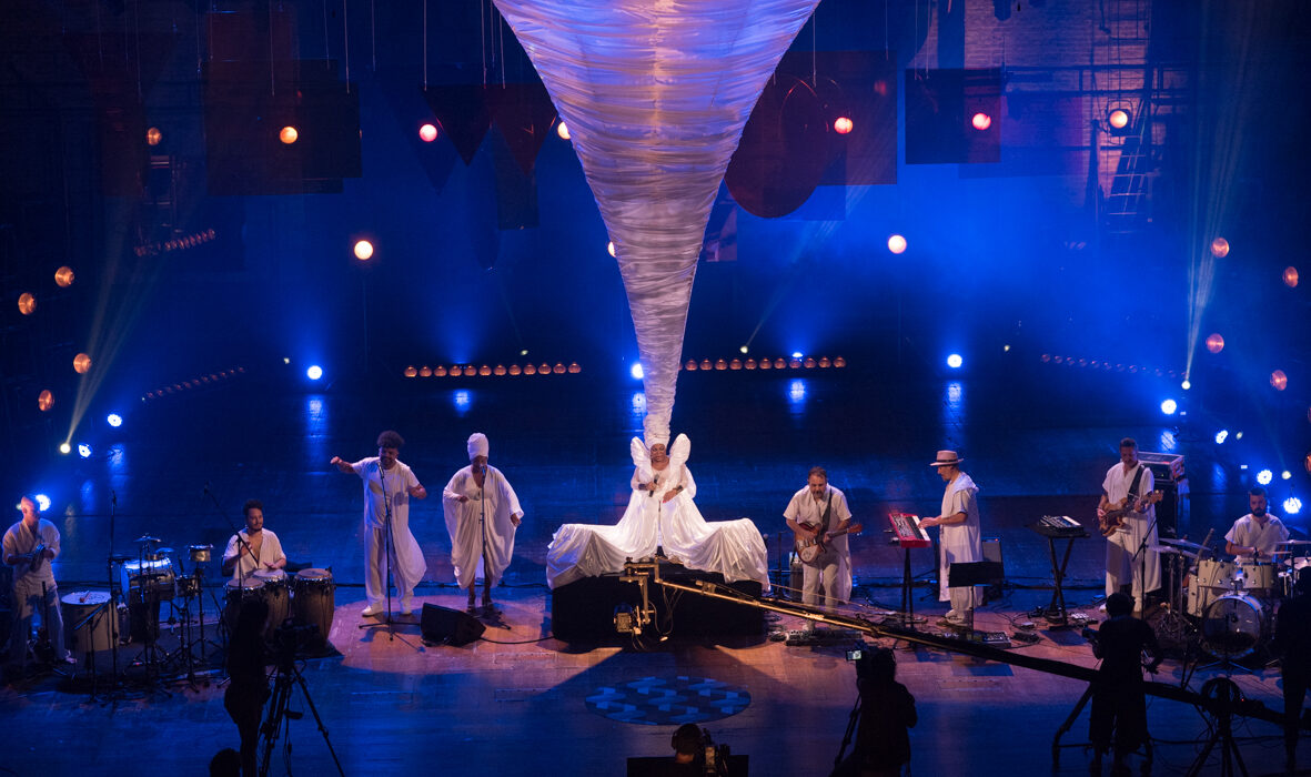 TNT e HBO Max exibem o último show de Elza Soares cinema