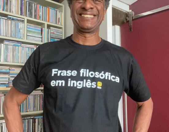 Helio de La Peña lança livro com Adão Iturrusgarai no Rio de Janeiro Concurso