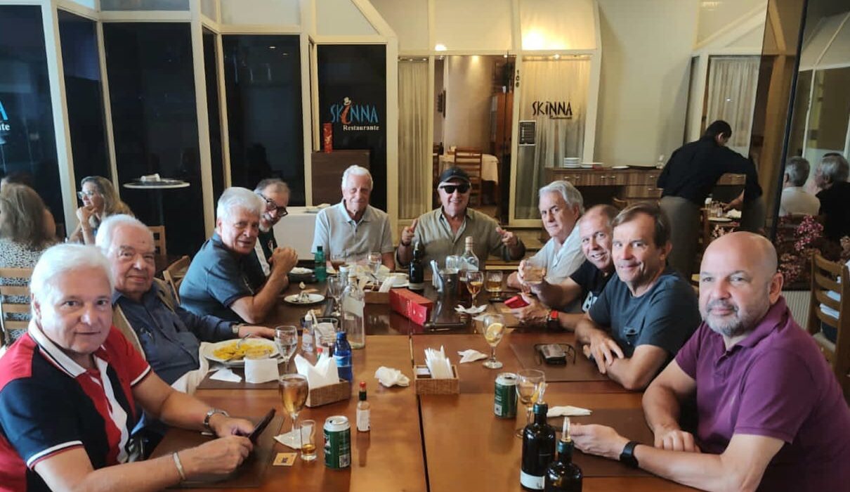 Pintassilgos Colunismo Social