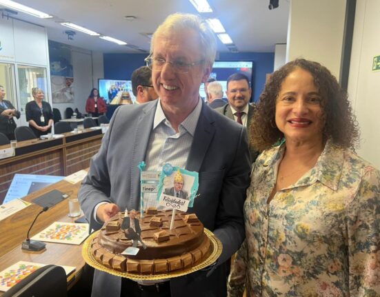 Homenagem e Encontros na FINEP Colunismo Social