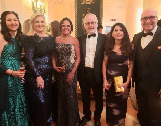 FINEP, em noite de premiação Colunismo Social