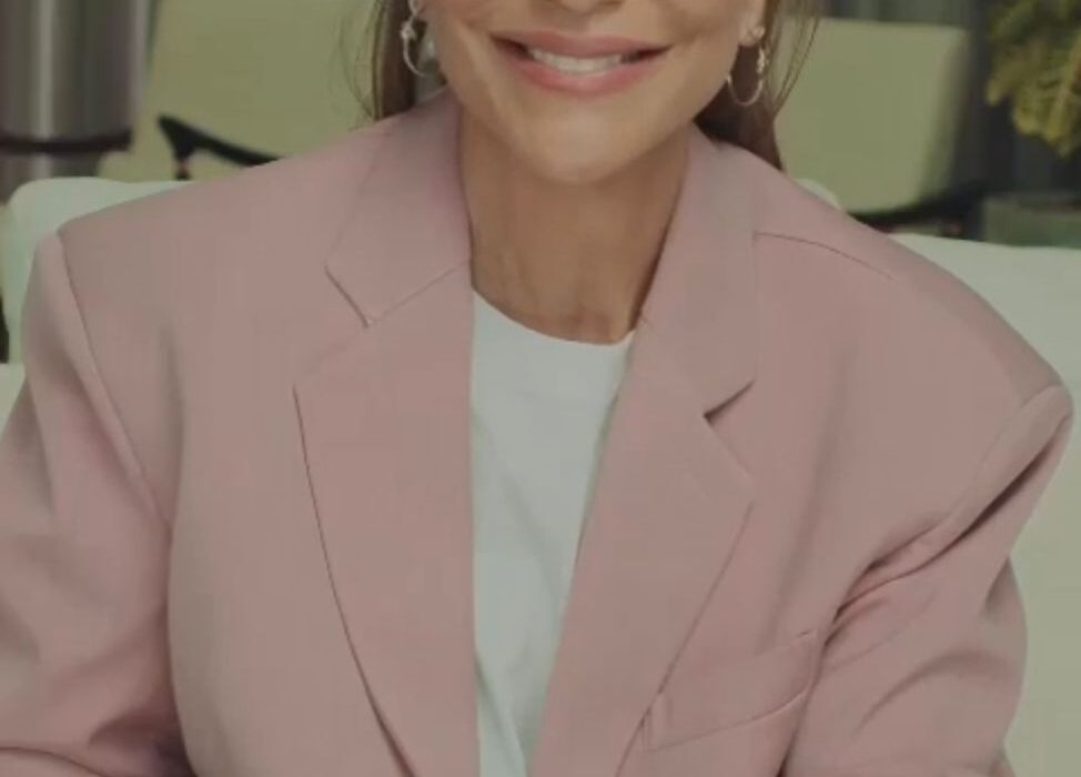 Ivete Sangalo adere à campanha Outubro Rosa com a Sociedade Brasileira de Mastologia Celebridades