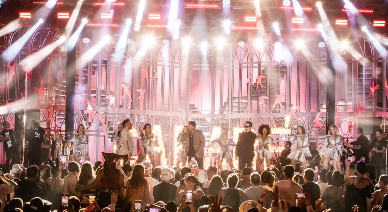 Leonardo e Bruno & Marrone comandam a segunda noite do Navio Cabaré em Alto Mar Eventos