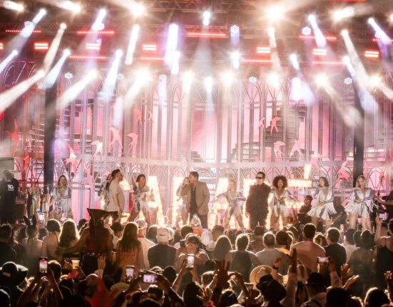 Leonardo e Bruno & Marrone comandam a segunda noite do Navio Cabaré em Alto Mar Cultura