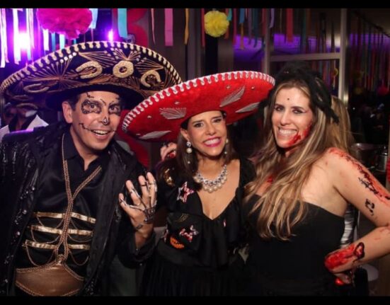 Bruna Barros marca presença na festa de Halloween da Narcisa no Fairmont Rio GDF