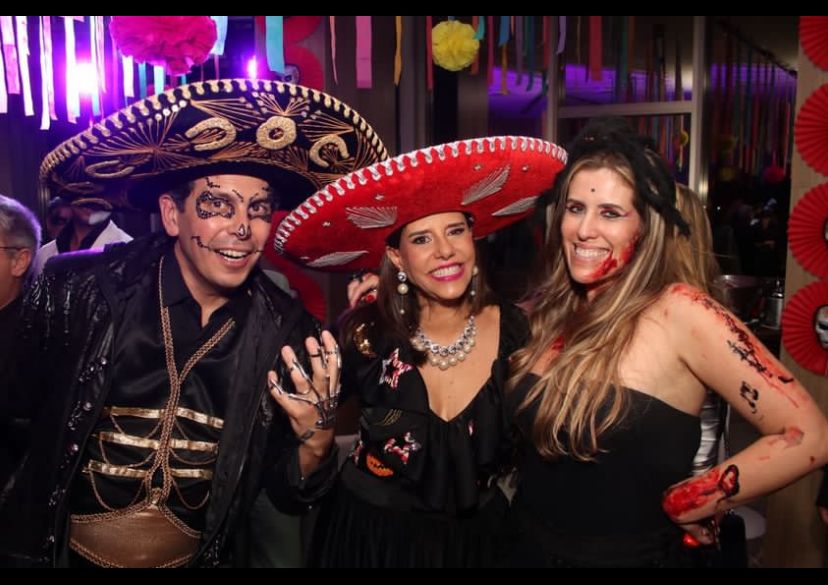 Bruna Barros marca presença na festa de Halloween da Narcisa no Fairmont Rio Colunismo Social