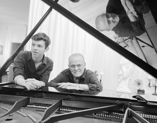 Parceria na Música Colunismo Social