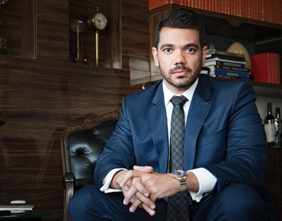 Networking forçado: Quando a busca por conexões profissionais pode prejudicar seu desenvolvimento Geral