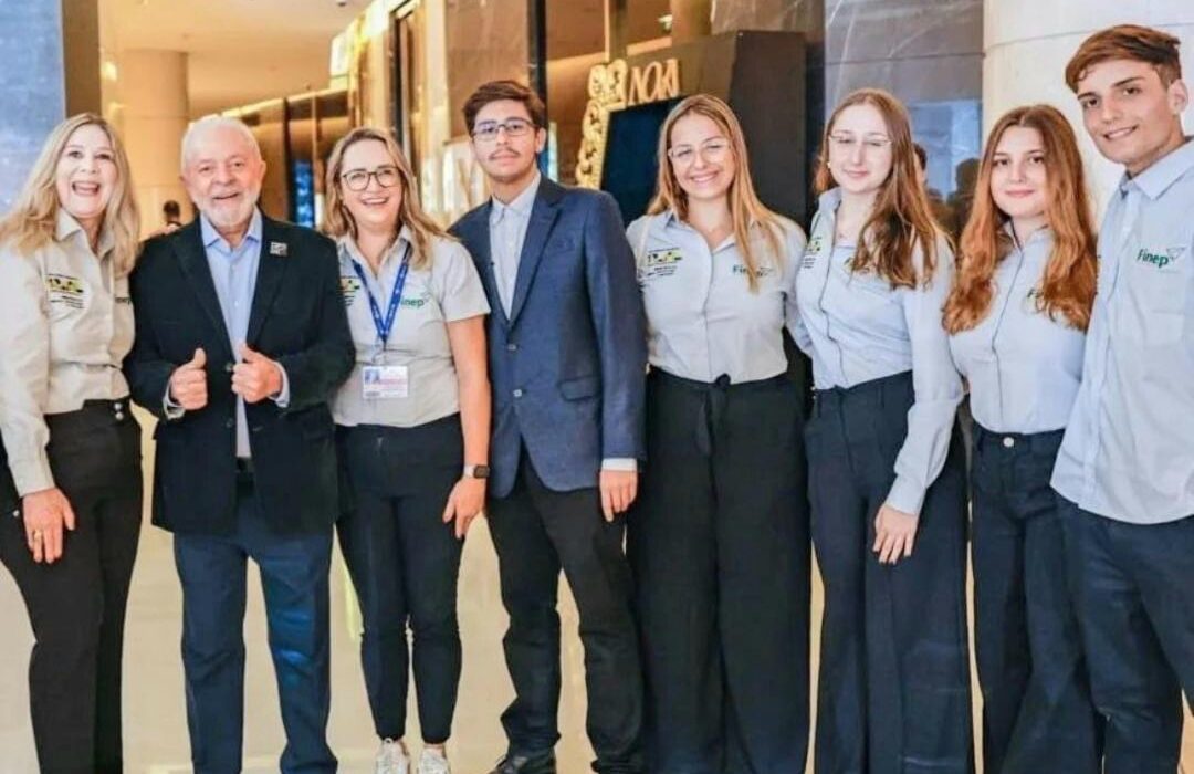 Encontro em Dubai Colunismo Social