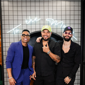 Naldo Benny anuncia lançamento exclusivo do novo álbum "Naldo Ben Romântico" com acesso VIP para fãs em parceria com a Idols Celebridades