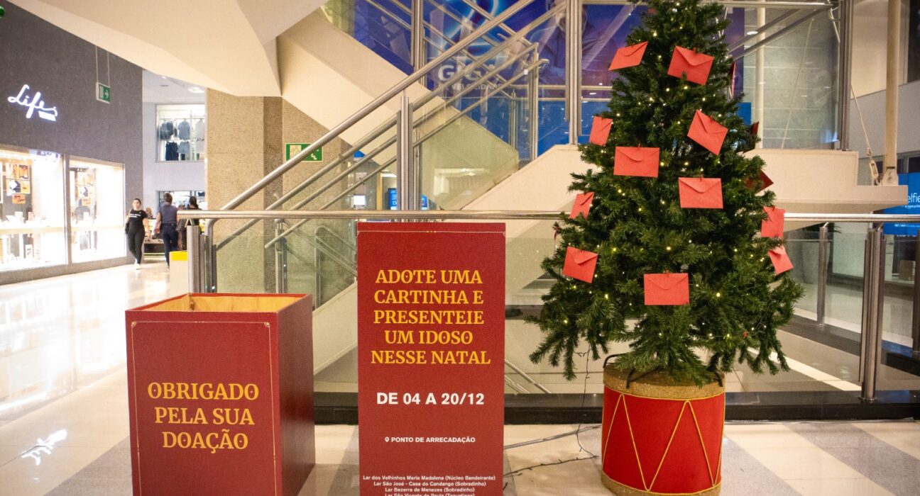 Conjunto Nacional entrega presentes arrecadados em campanha de adoção de cartas de Natal para idosos do DF Geral