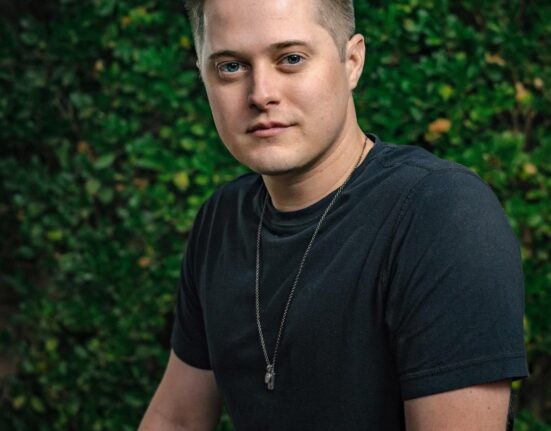 Ator de High School Musical, Lucas Grabeel, vem ao Brasil para show Carnaval