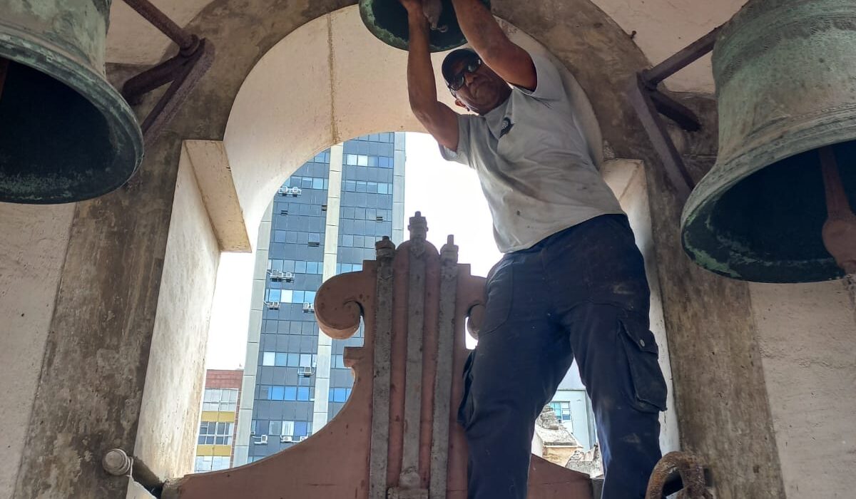 Reinauguração do carrilhão Colunismo Social