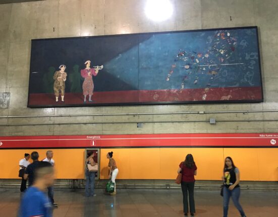 Obras de Renina Katz, Waldemar Zaidler, Mário Fraga e Antônio Peticov expostas no Metrô de São Paulo serão restauradas Eventos