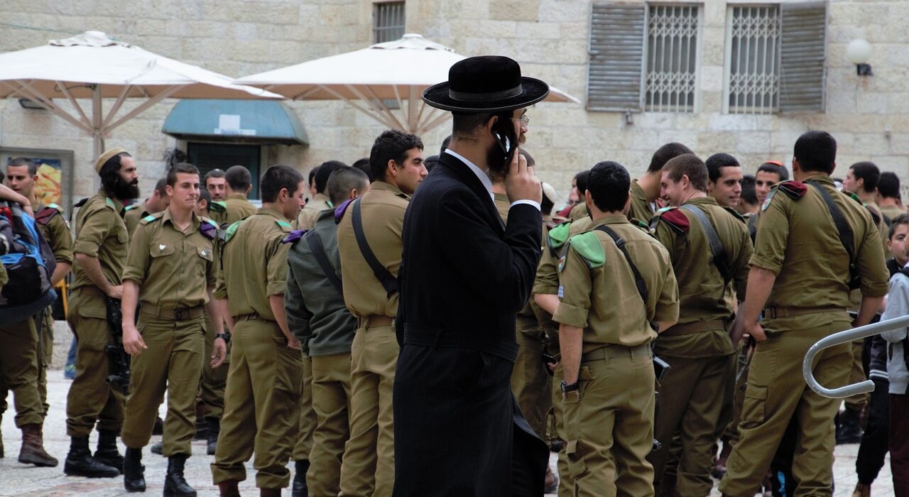 Guerra prolongada em Israel trará custos financeiros e políticos enormes e nenhum lado vai ganhar com isso Internacional