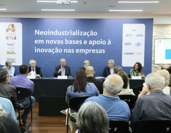 Neoindustrialização em novas bases Colunismo Social