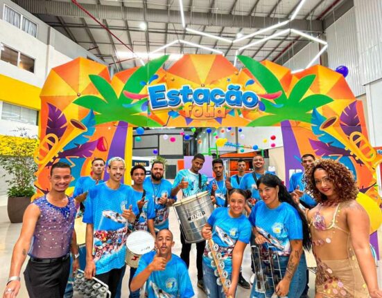 Escola de samba abre programação de Carnaval em shopping da capital Carnaval