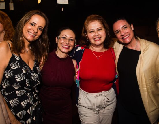 Peça Palavras de Mulher estreia com casa cheia em Ipanema agro