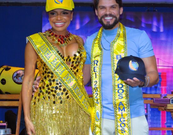 Escola de Samba Unidos da Barra da Tijuca faz seu ensaio Geral, a partir das 13 horas, na concentração do bloco. Carnaval