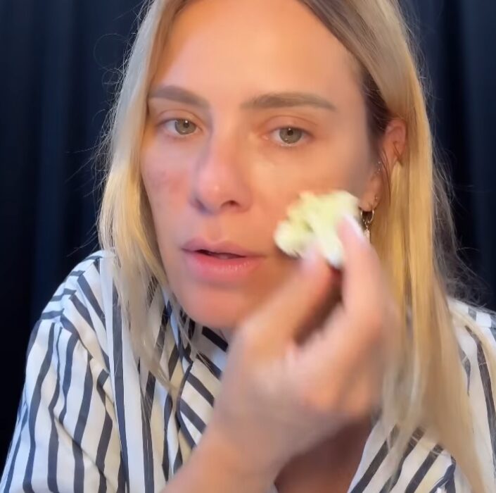 Sardas com couve-flor e brocólis: Maquiador explica riscos da técnica de maquiagem que viralizou nas redes com participação de Carolina Dieckmann Beleza