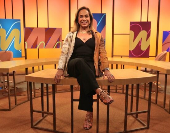 Com Cissa Guimarães, Sem Censura retorna à TV Brasil na próxima segunda-feira (26) Notícias