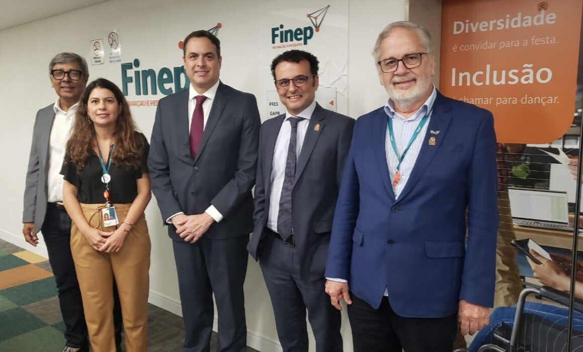 Visita à FINEP Colunismo Social