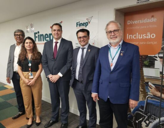 Visita à FINEP Colunismo Social