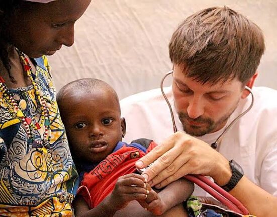 Médicos Sem Fronteiras realiza jantar beneficente para arrecadar fundos para seus projetos de ajuda humanitária Rio de janeiro