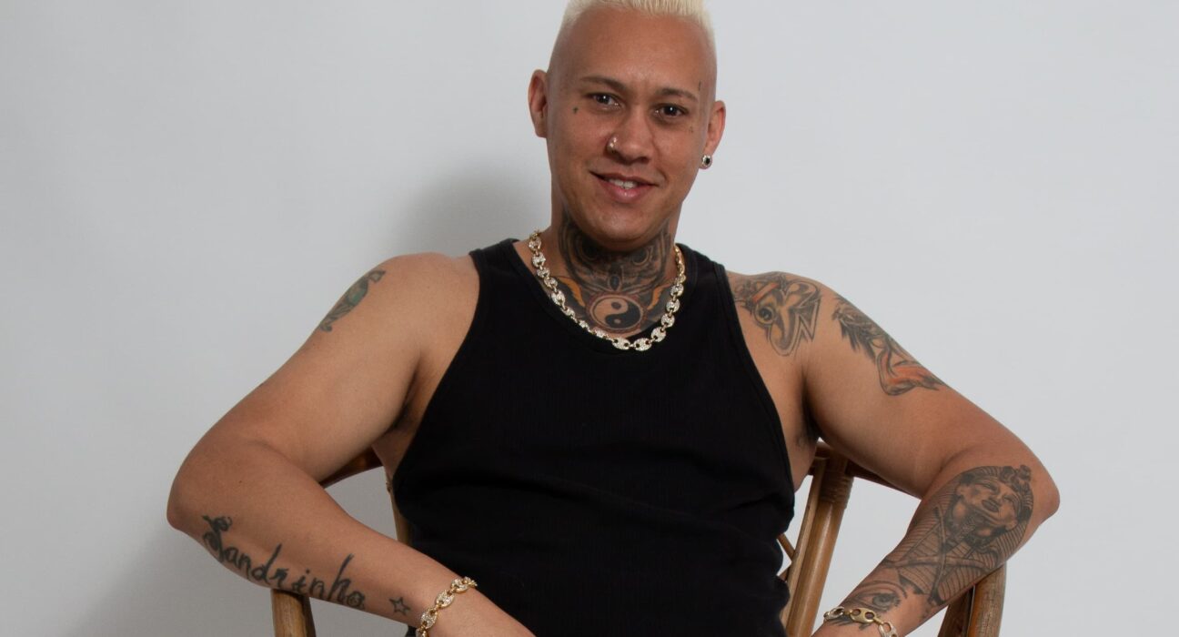 Sandrinho ex-integrante do grupo É D+ é o novo cantor do Desejo maior Música