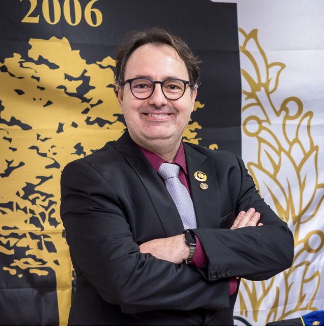 Gabriel Lopes: Brasileiro Brilha no Cenário Internacional da Educação Colunismo Social