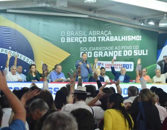 Os 44 anos do PDT Colunismo Social