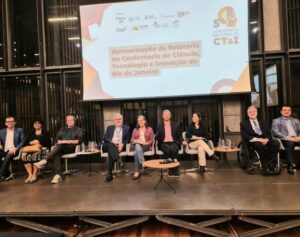 Encontro na Firjan Colunismo Social