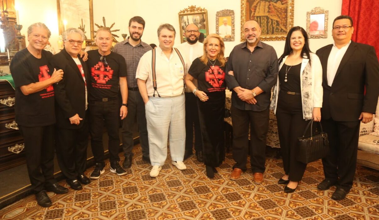 Homenagem a Isis Penido Colunismo Social