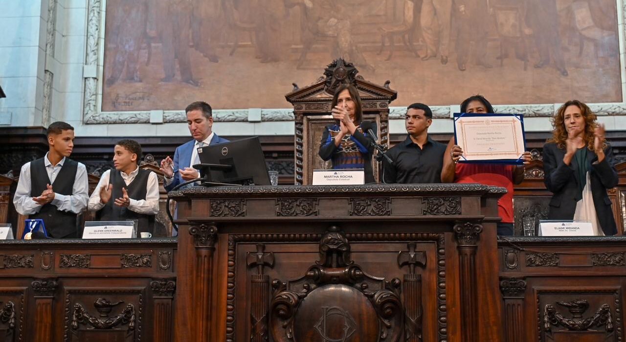 A homenagem póstuma de Martha Rocha a David Miranda. Rio de janeiro