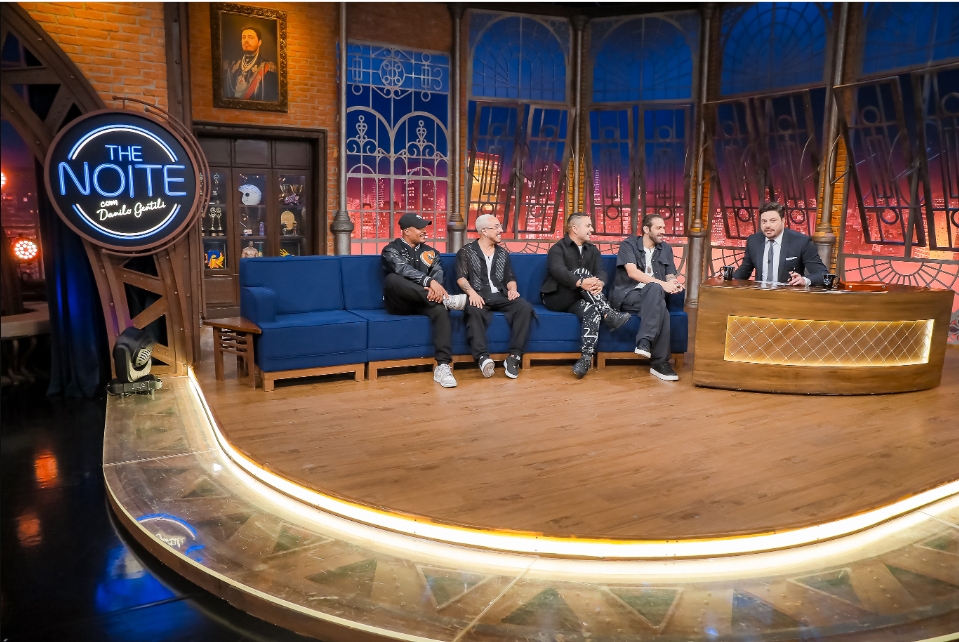 Akatu marca presença no The Noite nesta madrugada no SBT cinema