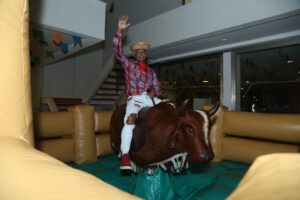 Romário celebra XVI Arraiá do Baixola em sua residência na Barra da Tijuca Colunismo Social