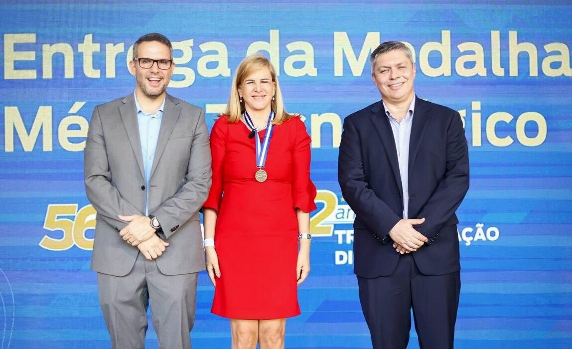 Medalha do Mérito Tecnológico Colunismo Social