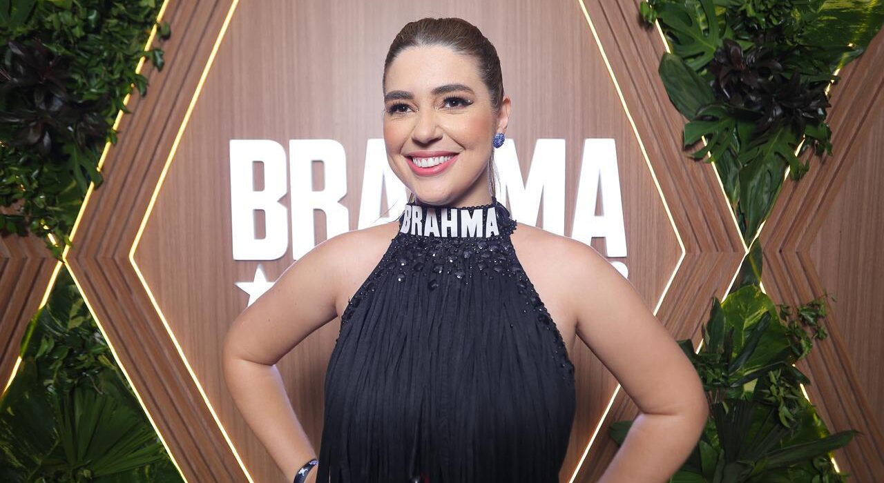 Vivian Amorim brilha na primeira noite do Camarote Brahma no Festival de Parintins 2024 Eventos